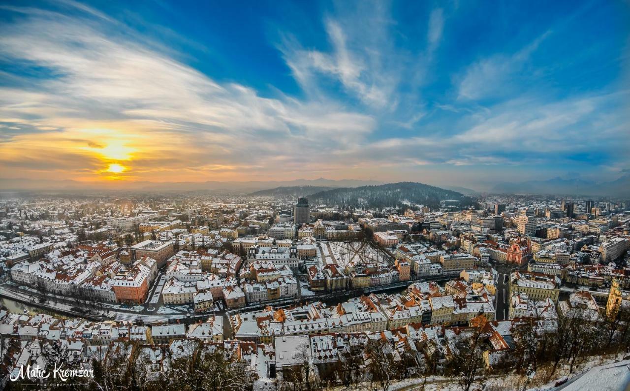 Tony'S Place Under The Castle Ljubljana Luaran gambar